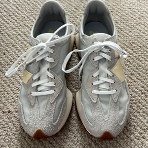 New Balance Tennis Shoe